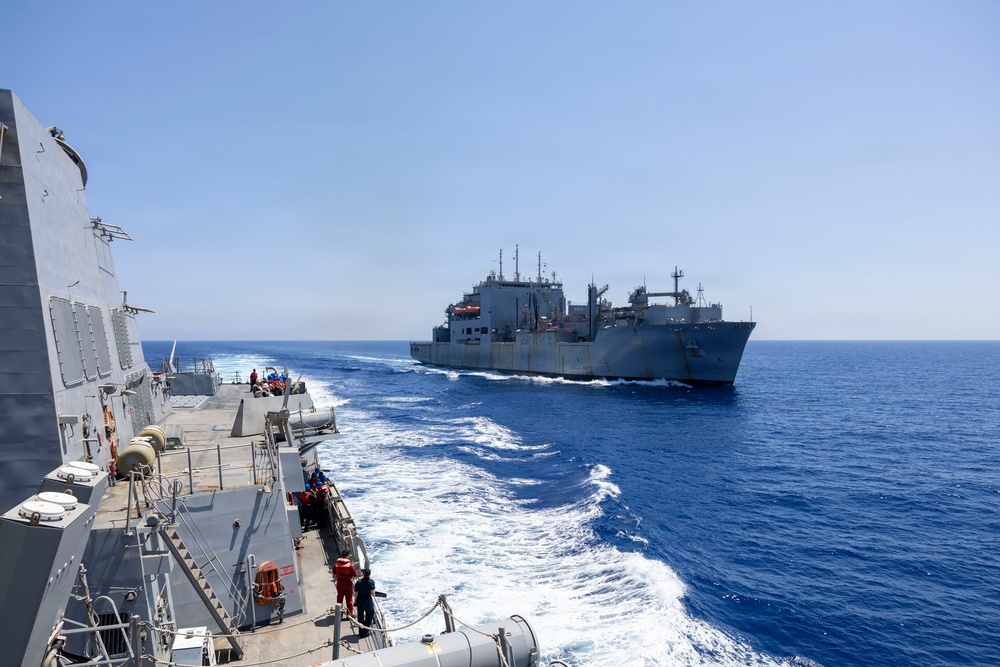 DDG 117 Conducts RAS