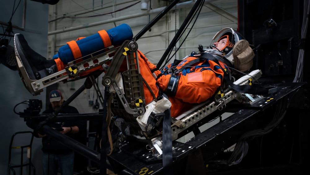 AFRL, NASA partner to test lunar landing safety; active-duty volunteers needed