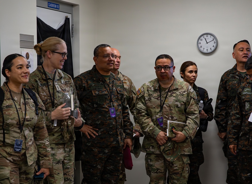 CNGB, Arkansas TAG and Guatemalan Minister of Defense observe Cyber Shield training.