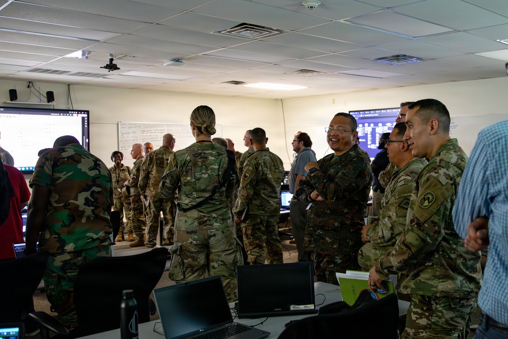 CNGB, Arkansas TAG and Guatemalan Minister of Defense observe Cyber Shield training.