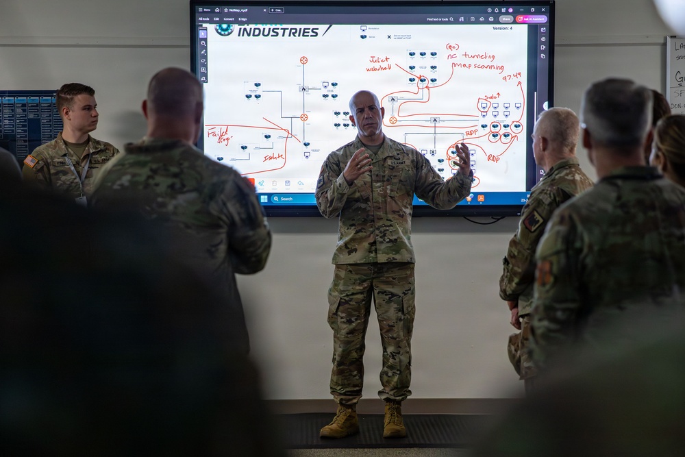 CNGB, Arkansas TAG and Guatemalan Minister of Defense observe Cyber Shield training.