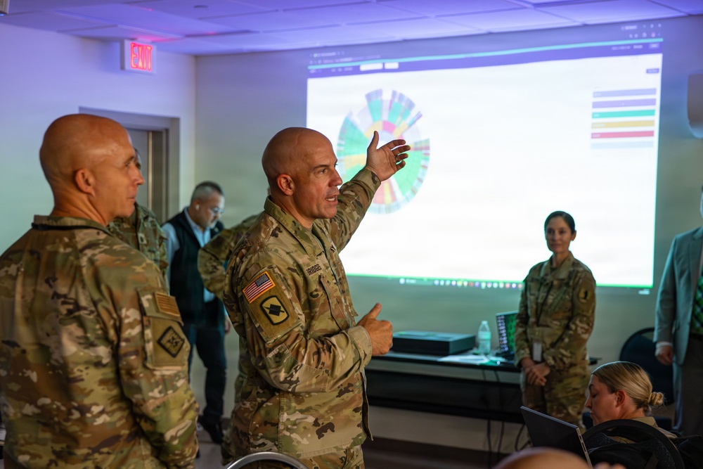 CNGB, Arkansas TAG and Guatemalan Minister of Defense observe Cyber Shield training.