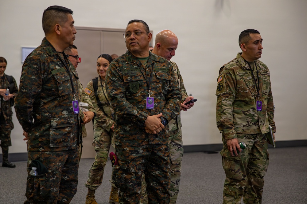 CNGB, Arkansas TAG and Guatemalan Minister of Defense observe Cyber Shield training.