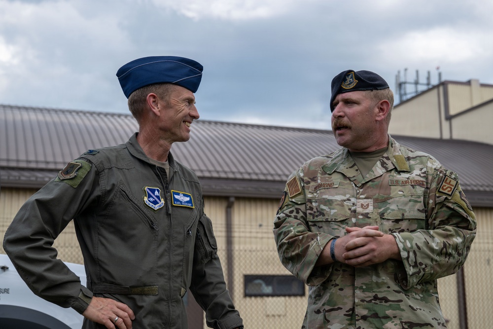 Col. Seekamp tours Joint Base Andrews as new commander