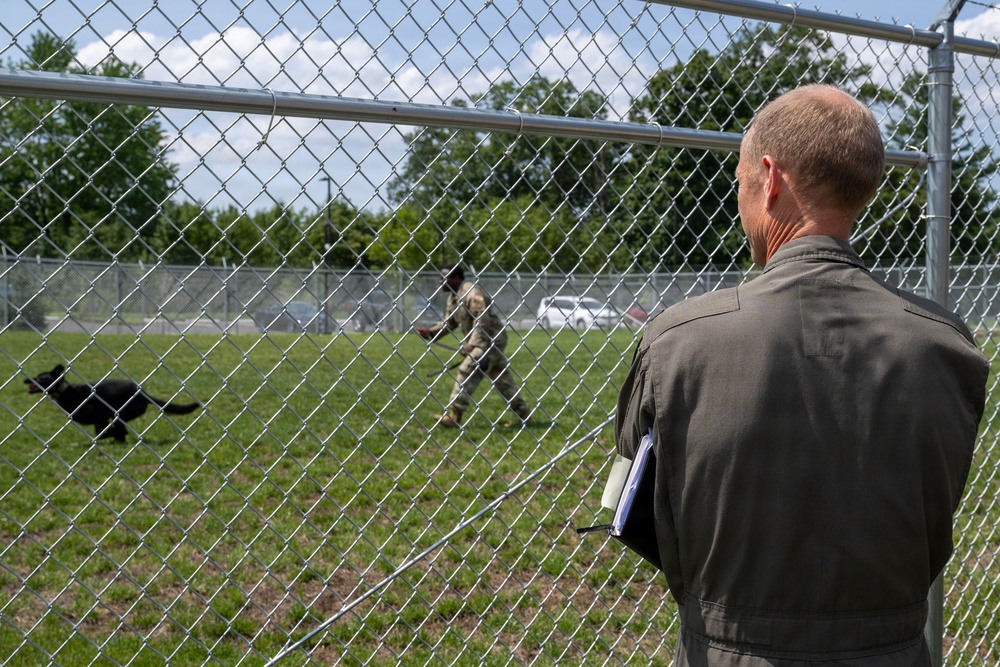 Col. Seekamp tours Joint Base Andrews as new commander