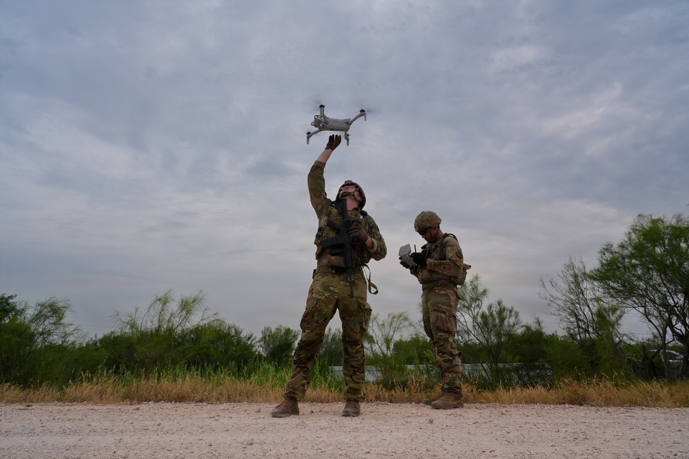 U.S. Army Soldiers Operates the Skydio X10D