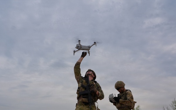 U.S. Army Soldiers Operates the Skydio X10D