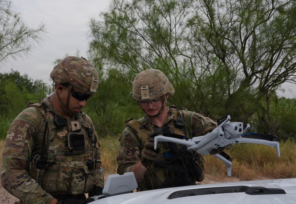 U.S. Army Soldiers Operates the Skydio X10D