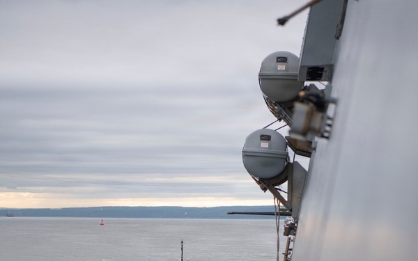 USS Mahan Arrives in Quebec City for Rendez-vous naval de Québec