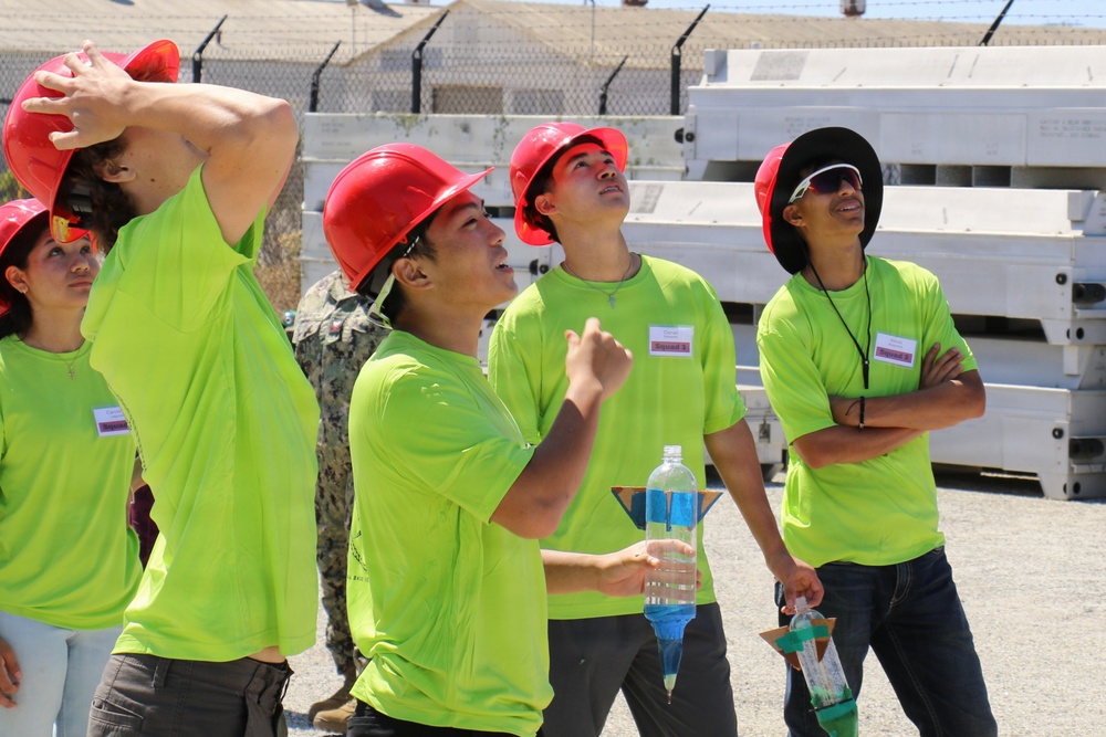 NAWCWD interns and SMART scholars teach SAME STEM camp