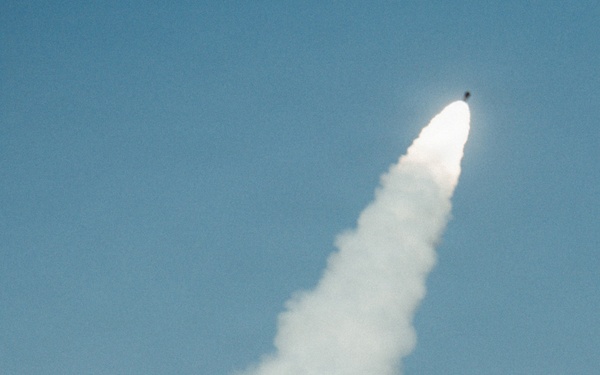 1/11 Launches HIMARS during SLTE 4-26