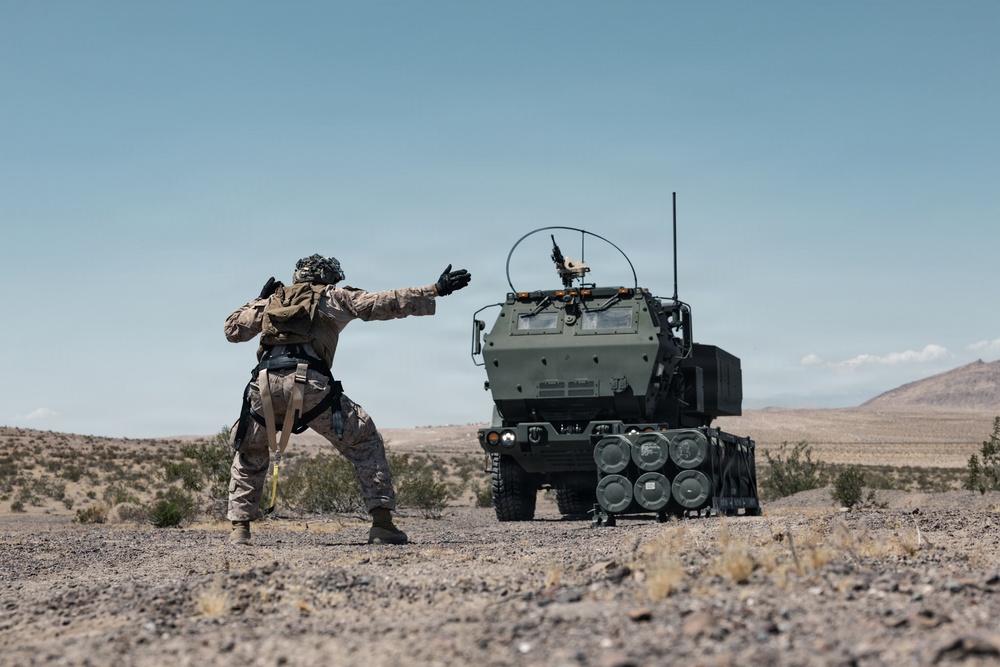 1/11 Launches HIMARS during SLTE 4-26