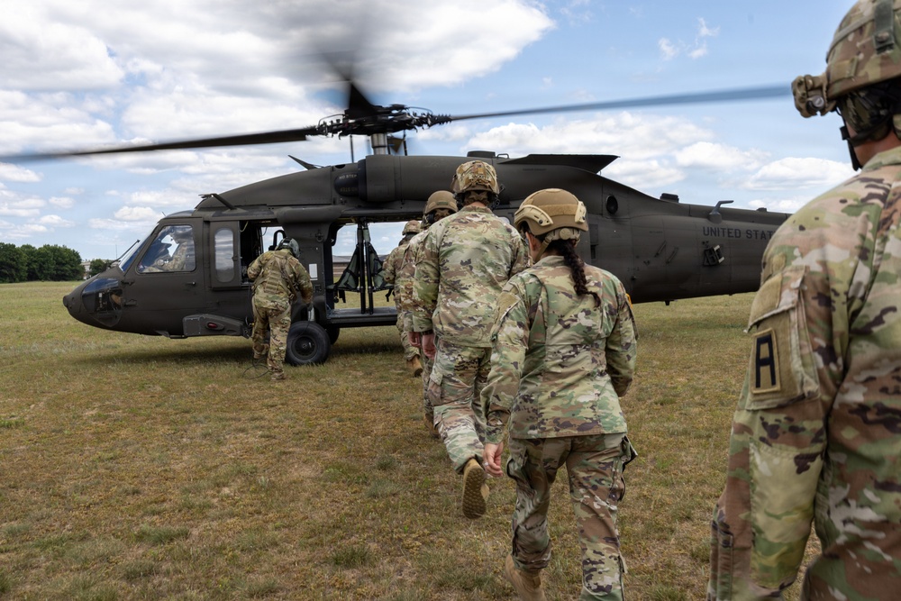 Soldiers Board Black Hawk