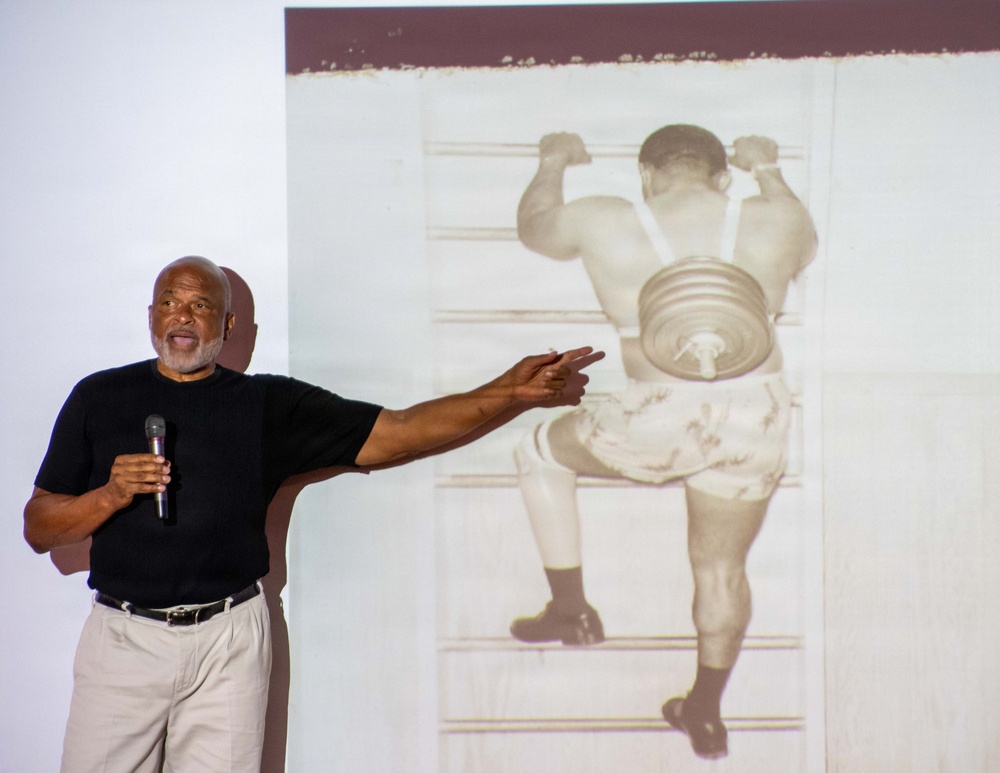 Philip Brashear Visits Naval Medical Center Portsmouth