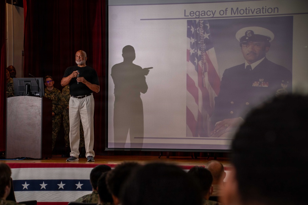 Philip Brashear Visits Naval Medical Center Portsmouth