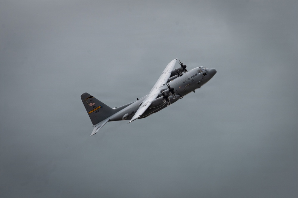 103rd Airlift Wing celebrates Col. Paul Fiasconaro’s final flight