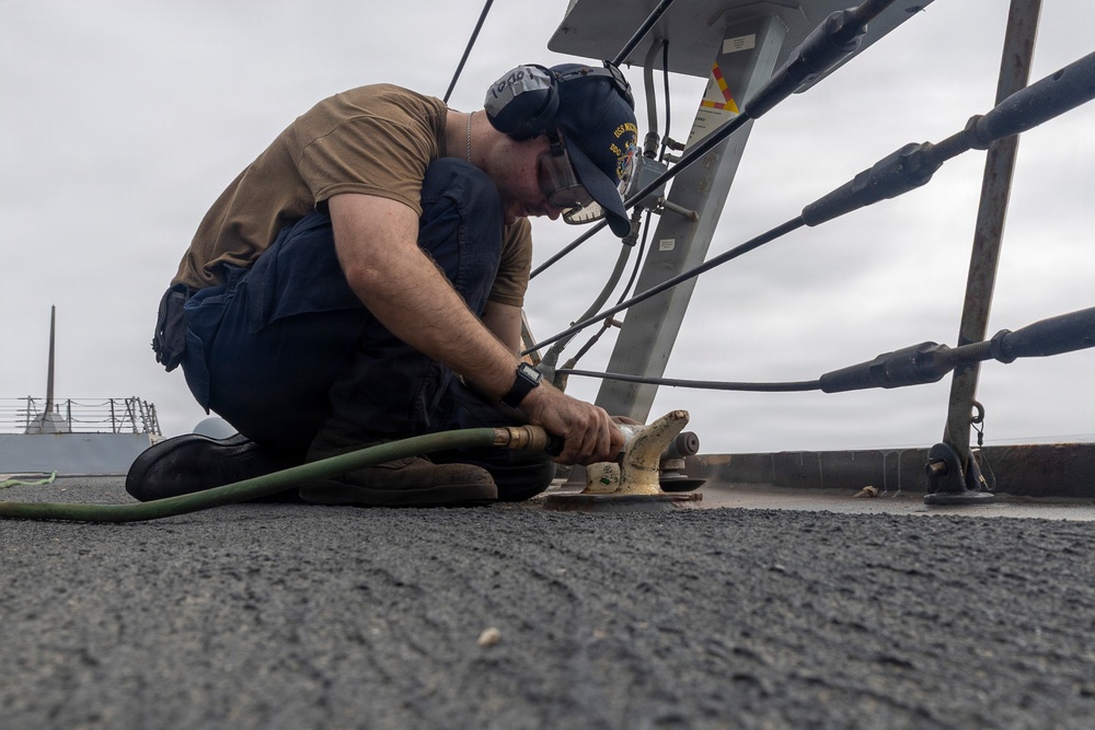 Michael Murphy Sailors Perform Deck Preservation