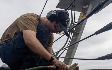 Michael Murphy Sailors Perform Deck Preservation