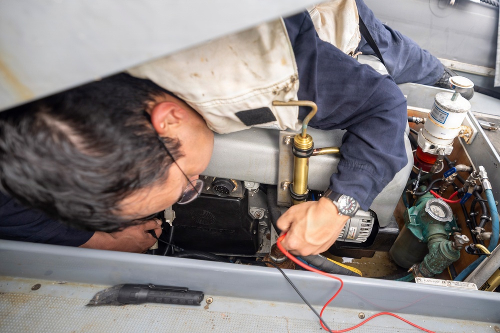 Michael Murphy Sailors Performs Preventative Maintenance