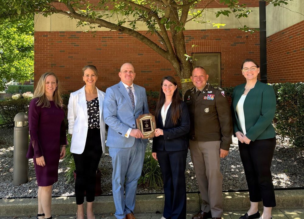 DoW recognizes top defense contracting professionals for innovation and teamwork