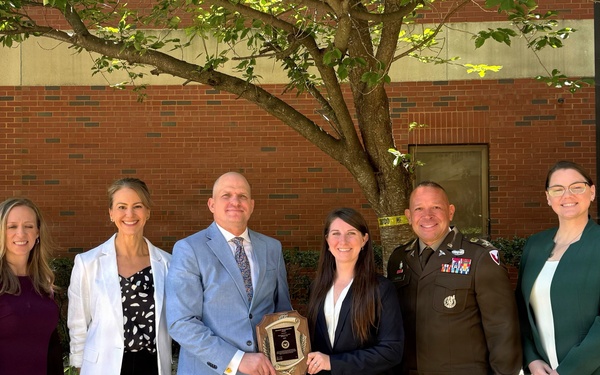 DoW recognizes top defense contracting professionals for innovation and teamwork