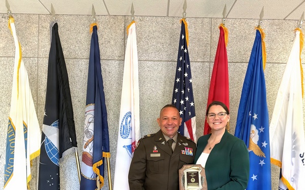 DoW recognizes top defense contracting professionals for innovation and teamwork
