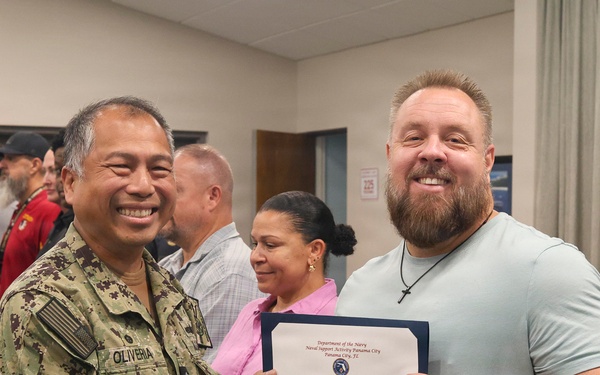 NSA Panama City holds All Hands Call, Presents Awards