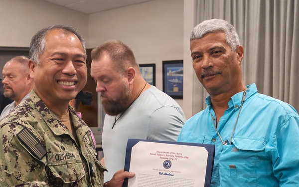 NSA Panama City holds All Hands Call, Presents Awards