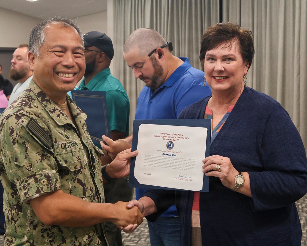 NSA Panama City holds All Hands Call, Presents Awards