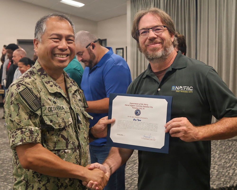 NSA Panama City holds All Hands Call, Presents Awards
