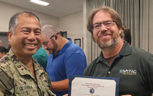 NSA Panama City holds All Hands Call, Presents Awards