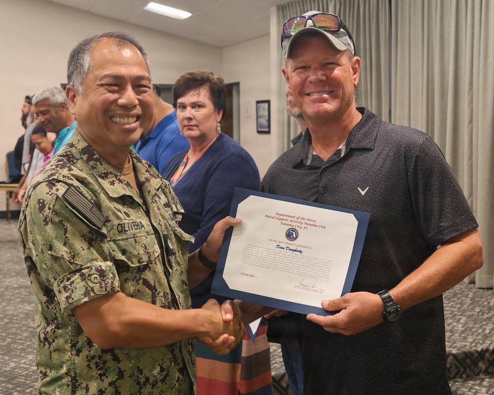 NSA Panama City holds All Hands Call, Presents Awards