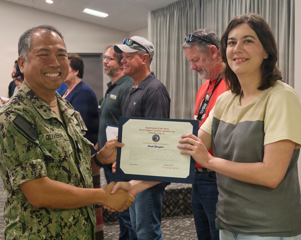 NSA Panama City holds All Hands Call, Presents Awards