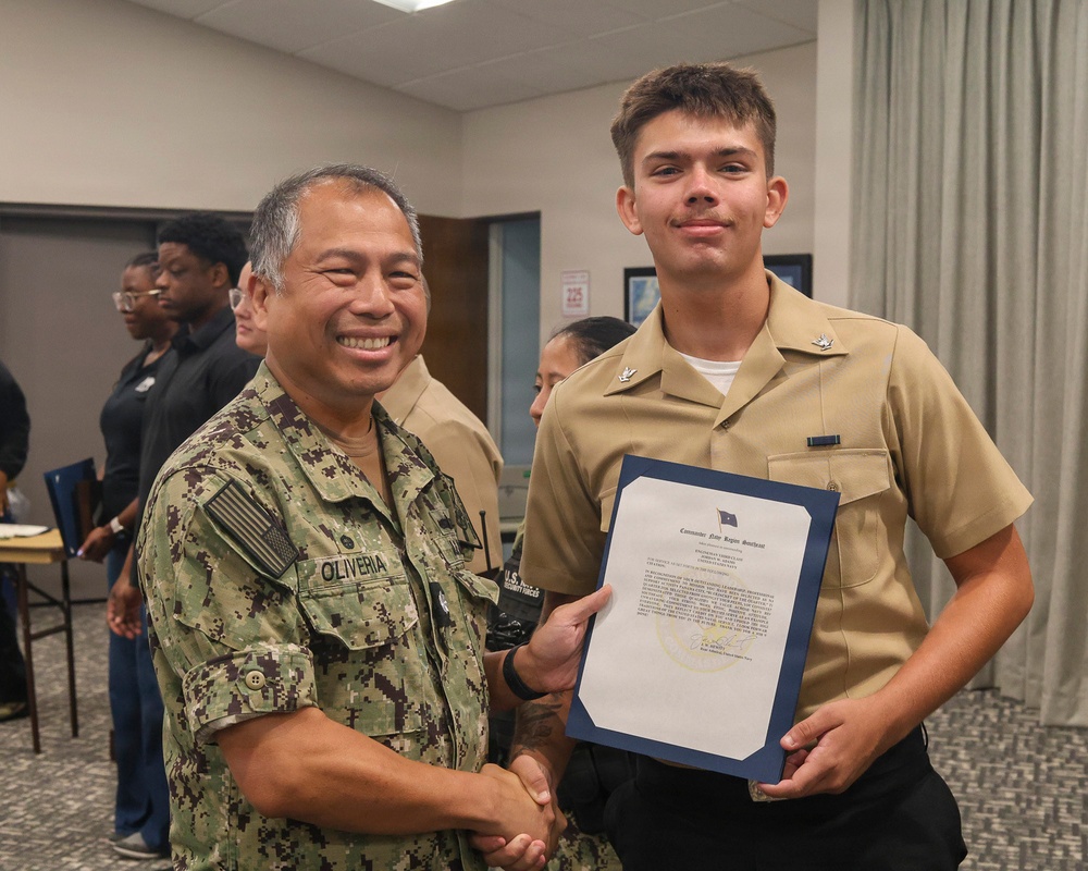 NSA Panama City holds All Hands Call, Presents Awards