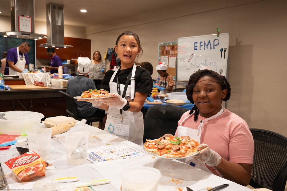 EFMP camp teaches military kids to cook