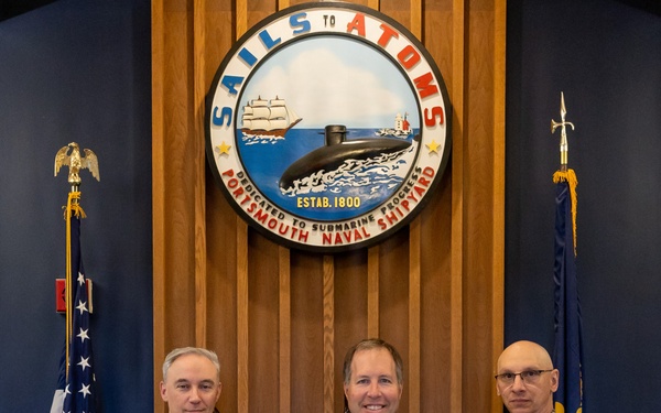 Assistant Secretary of the Navy for Manpower and Reserve Affairs Visits PNSY