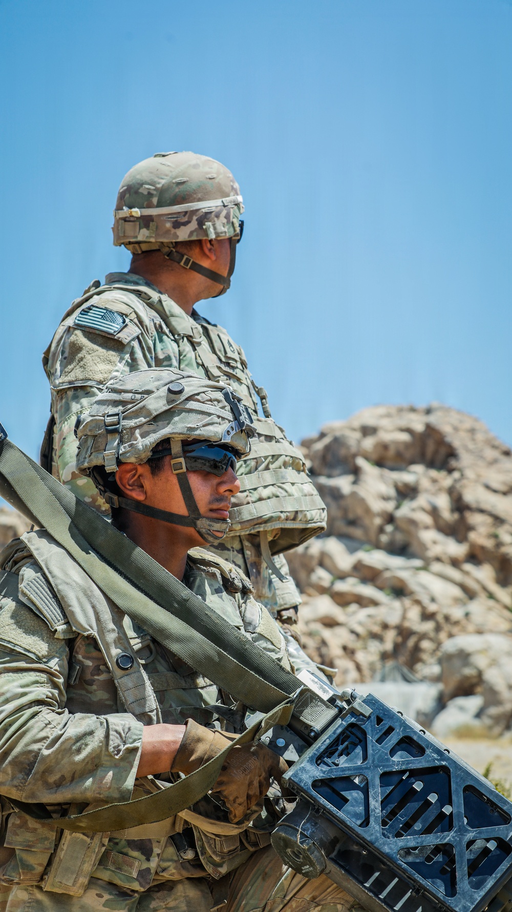 U.S. Soldiers from 4th Infantry Division Scan the Sky for Unmanned Aerial Systems during PCC6