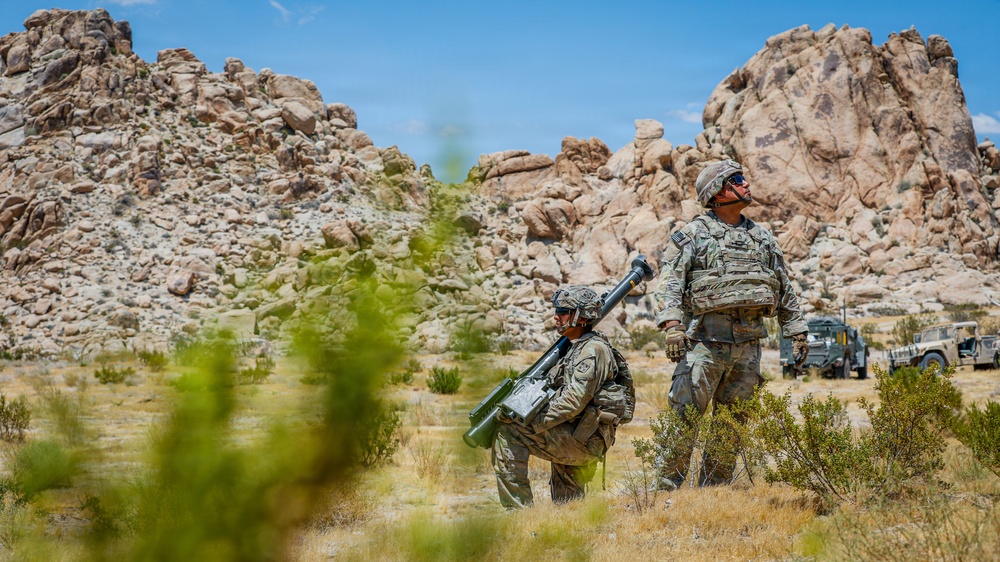 U.S. Soldiers from 4th Infantry Division Scan the Sky for Unmanned Aerial Systems during PCC6