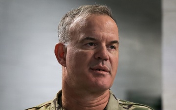 Maj. Gen. Taylor meets with Marines, Soldiers in Nogales