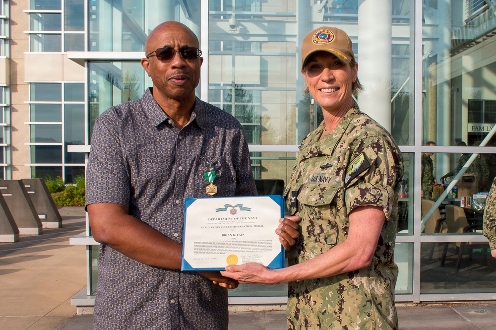 Industrial hygienist awarded Navy Civilian Service Commendation Medal at Naval Hospital Bremerton