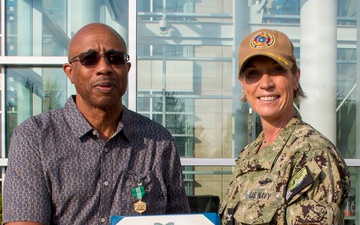 Industrial hygienist awarded Navy Civilian Service Commendation Medal at Naval Hospital Bremerton
