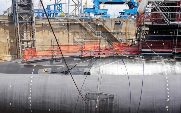 USS Illinois successfully undocks at Pearl Harbor Naval Shipyard
