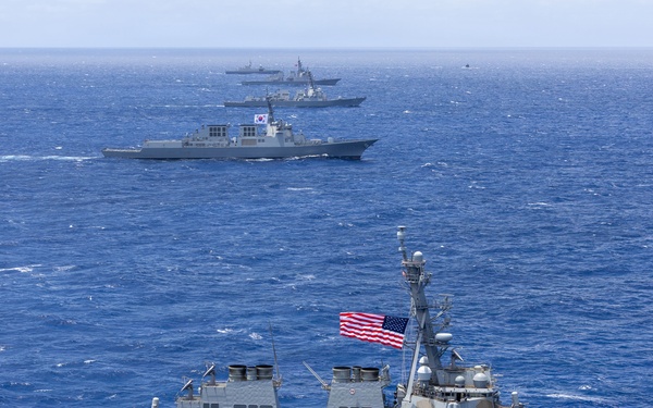 Partner navies sail in formation for RIMPAC 26
