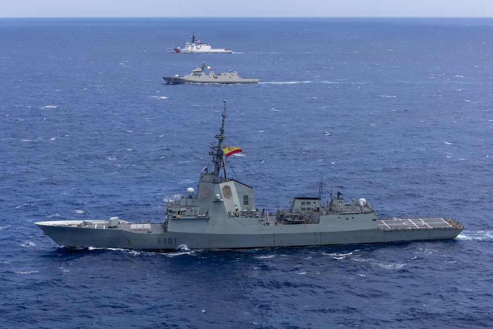 Partner navies sail in formation for RIMPAC 26