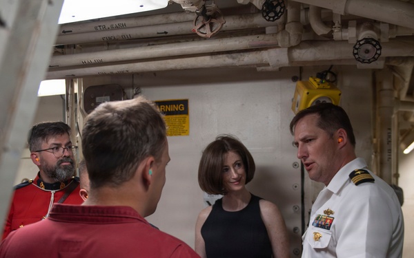 USS Mahan Hosts Tours During Rendez-vous Naval de Quebec (RVNQ) 2026