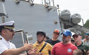 USS Mahan Hosts Tours During Rendez-vous Naval de Quebec (RVNQ) 2026