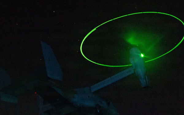 USS Essex conducts night flights