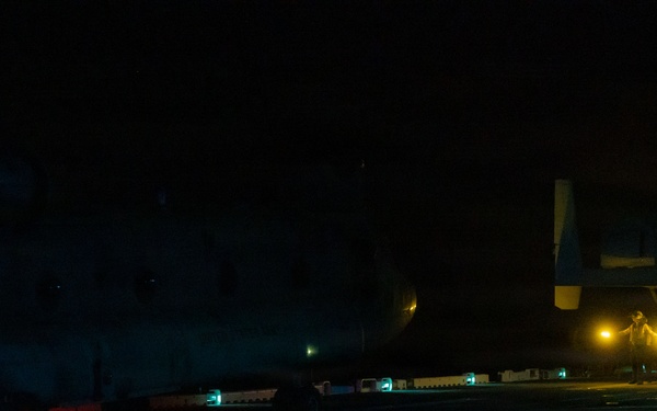 USS Essex conducts night flights