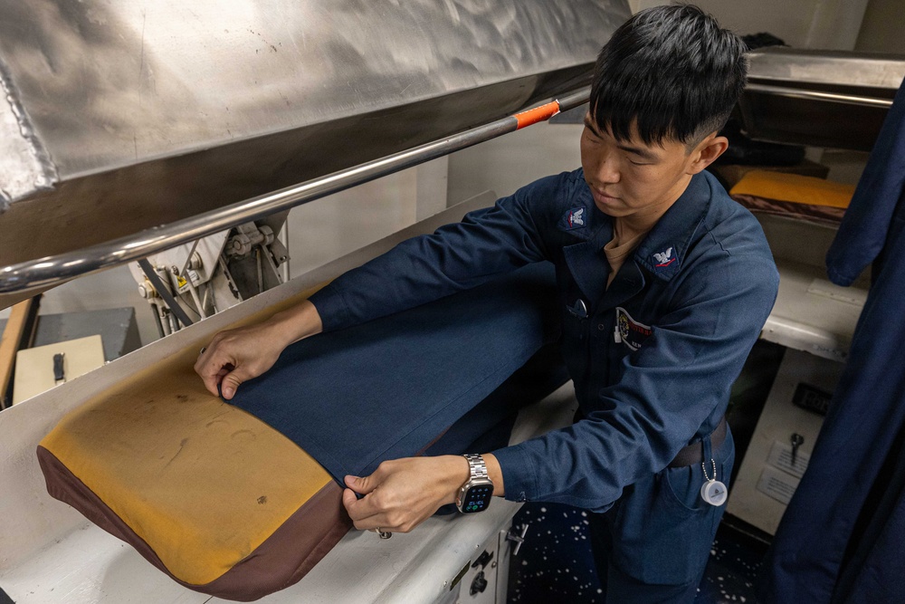USS Mustin conducts routine operations