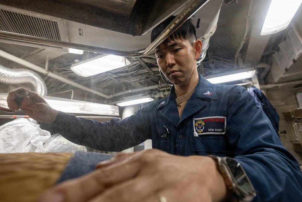 USS Mustin conducts routine operations